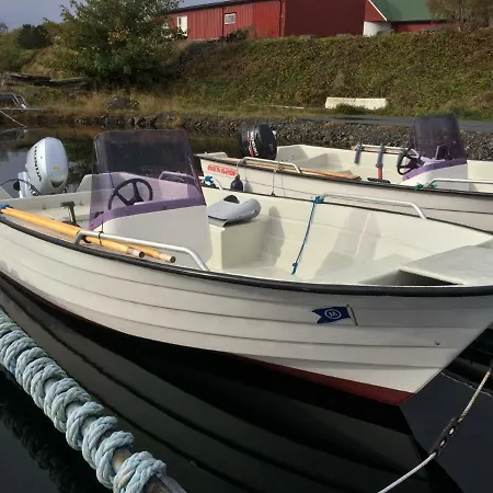 Leite Gard Near Atlantic Road In Hustadvika Lyngstad