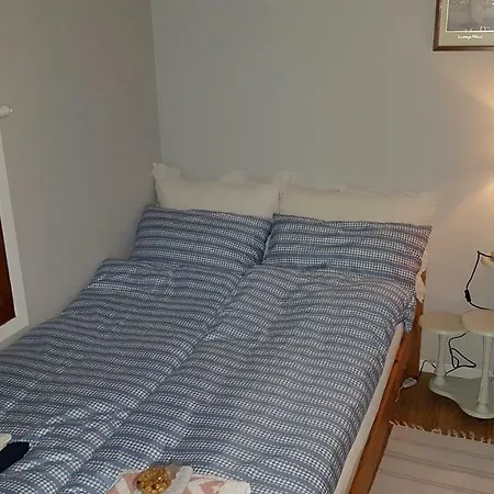 Leite Gard Near Atlantic Road In Hustadvika * Lyngstad