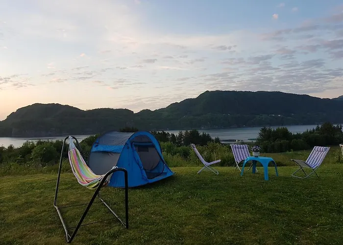Leite Gard Near Atlantic Road In Hustadvika Lyngstad