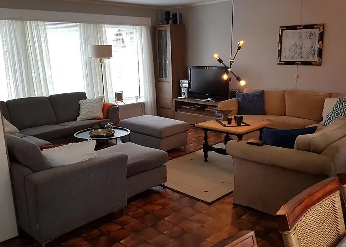 Leite Gård Near Atlantic Road In Hustadvika