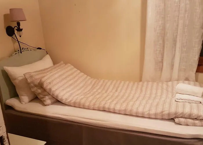 Leite Gard Near Atlantic Road In Hustadvika Lyngstad