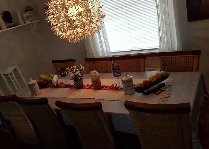 Leite Gard Near Atlantic Road In Hustadvika * Lyngstad