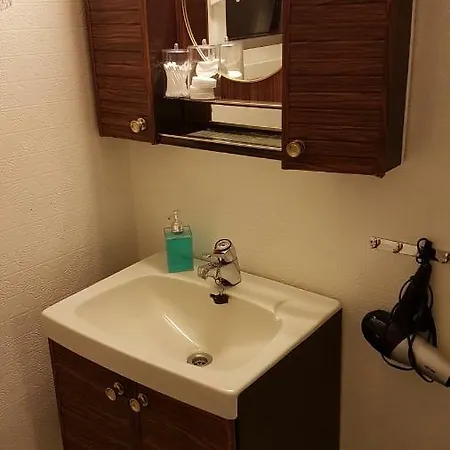 Leite Gard Near Atlantic Road In Hustadvika * Lyngstad