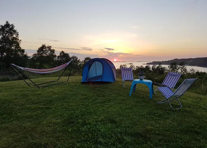 Leite Gard Near Atlantic Road In Hustadvika Lyngstad